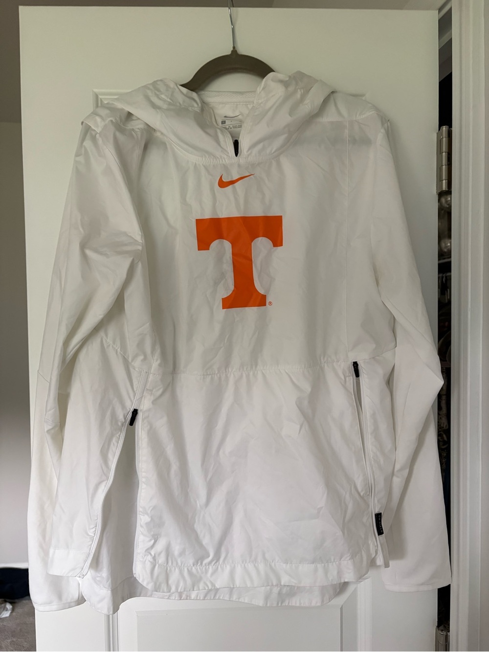 Nike White Pullover Windbreaker Jacket with Orange Tennessee T Vols Logo